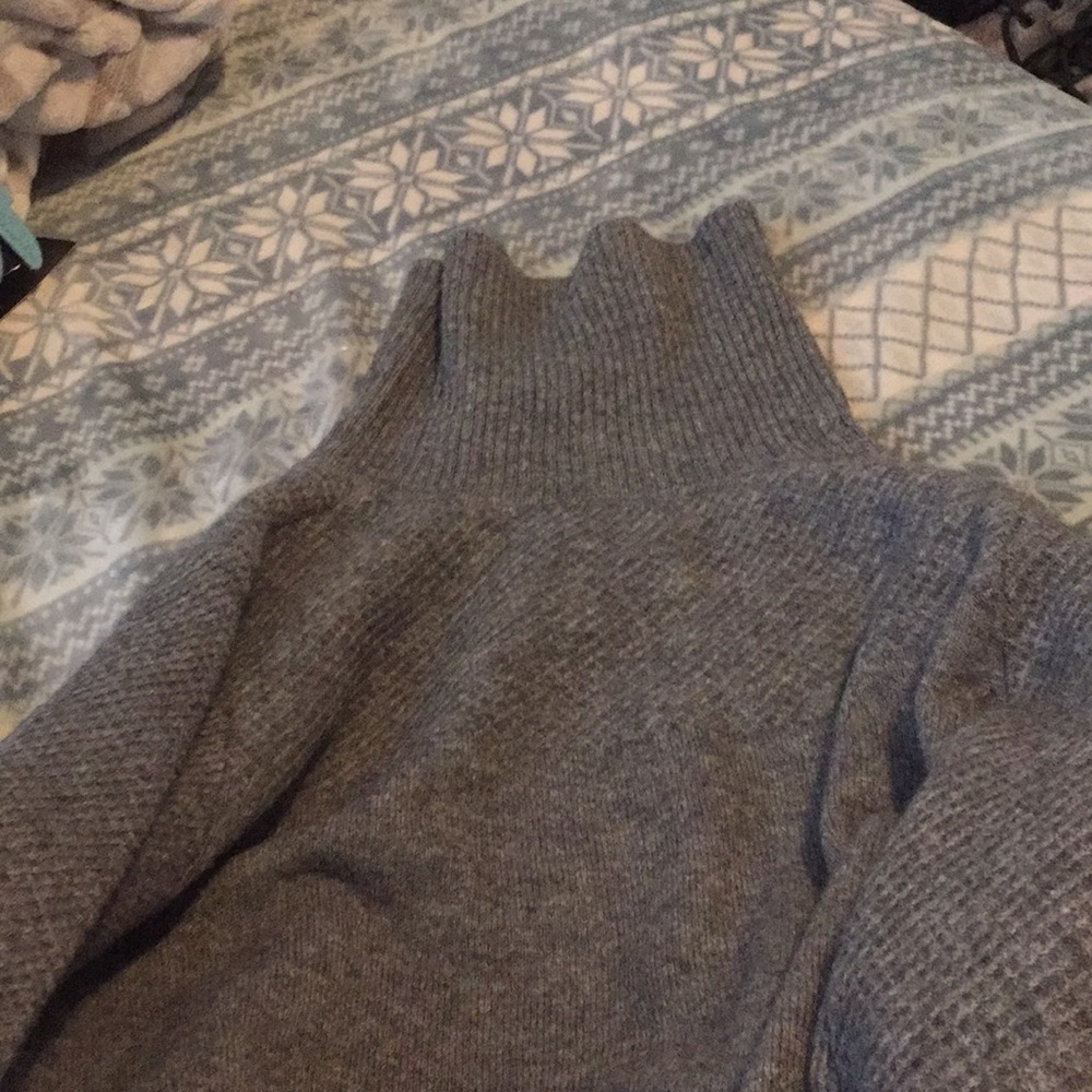 Never worn!    Nicole millier.    100% cashmere